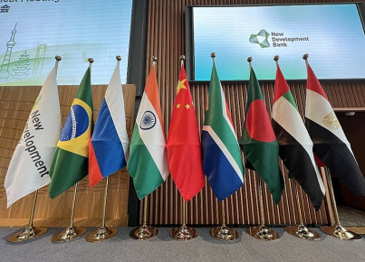 3-LUN-8.7-BRICS-foto